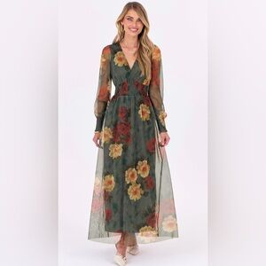 Floral Maxi Dress V Neck Puff Long Sleeve Flowy
SIZE SMALL   **LIKE NEW**